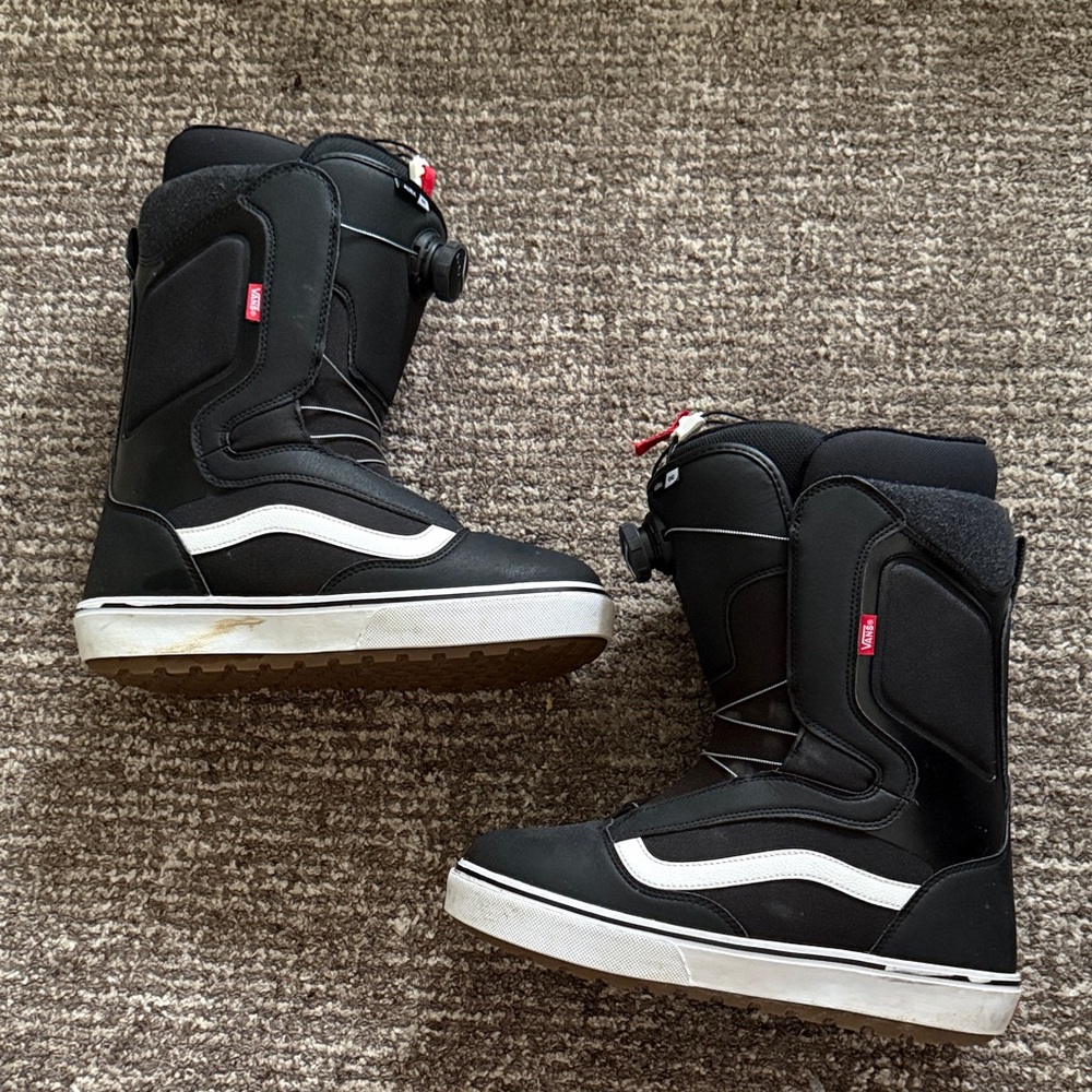 Vans Aura OG Black Snowboard Boots - Picture 2 of 14
